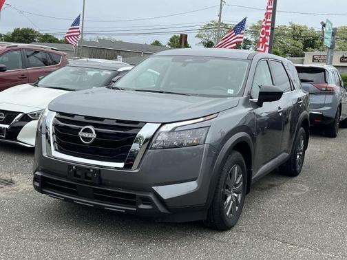 2024 Nissan Pathfinder S