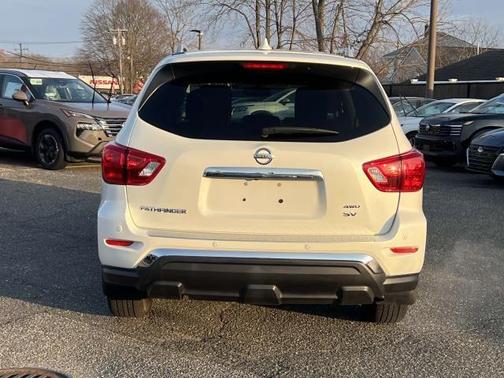 2020 Nissan Pathfinder SV