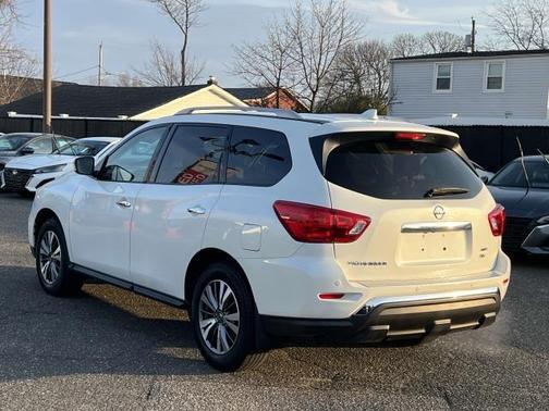 2020 Nissan Pathfinder SV