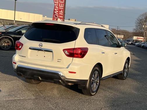 2020 Nissan Pathfinder SV