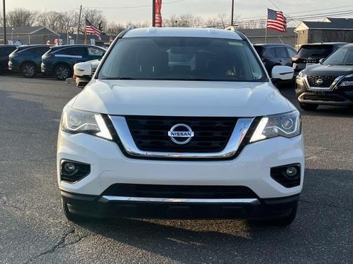2020 Nissan Pathfinder SV