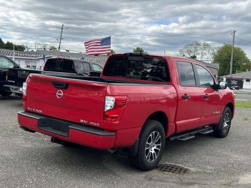 2023 Nissan Titan SV