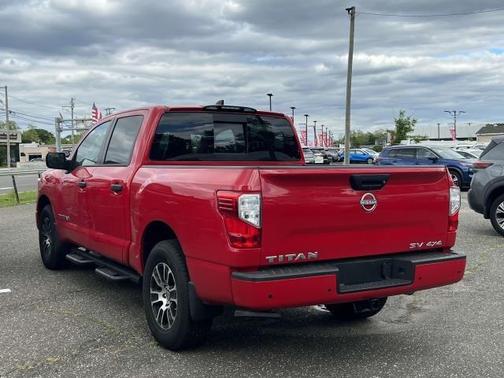 2023 Nissan Titan SV