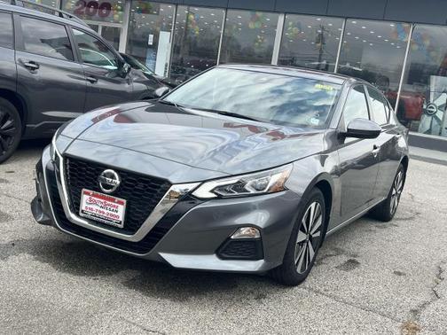 2022 Nissan Altima 2.5 SV