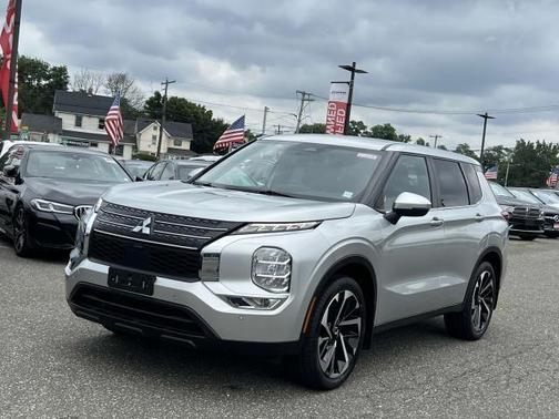 2022 Mitsubishi Outlander Black Edition