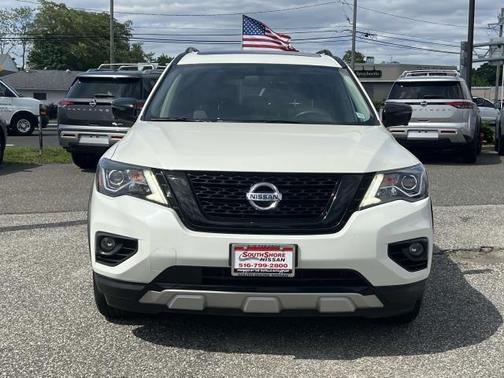 2020 Nissan Pathfinder SL