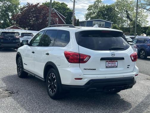 2020 Nissan Pathfinder SL