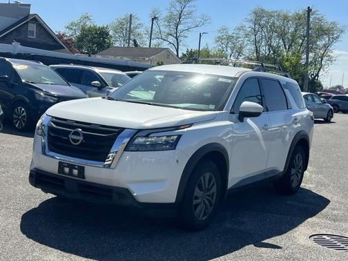 2024 Nissan Pathfinder SV