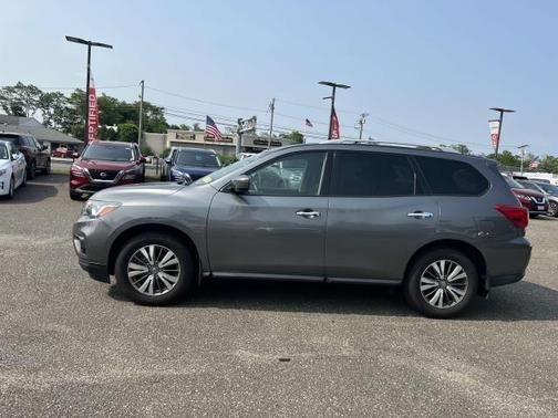 2020 Nissan Pathfinder S