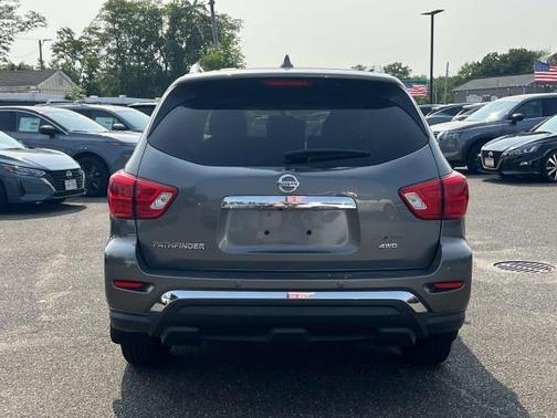 2020 Nissan Pathfinder S