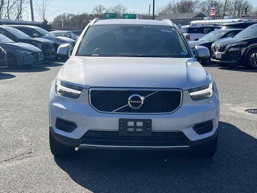 2020 Volvo XC40 T5 Momentum