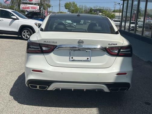 2023 Nissan Maxima Platinum