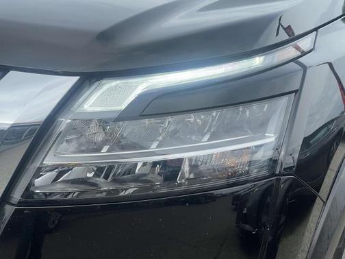 2022 Nissan Pathfinder S