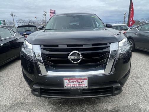 2022 Nissan Pathfinder S