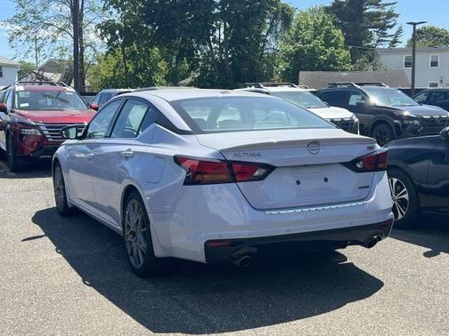 2023 Nissan Altima 2.0 SR