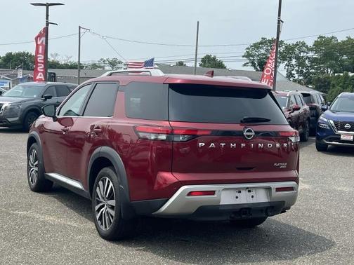 2022 Nissan Pathfinder Platinum