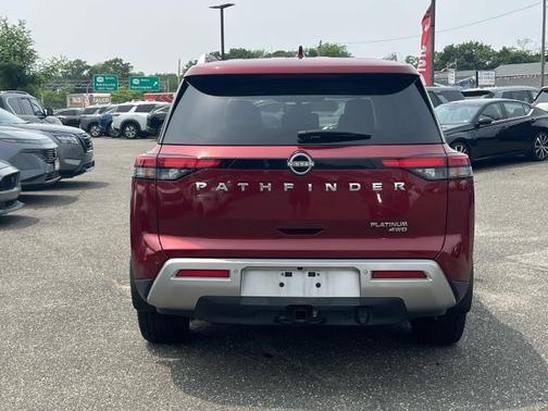 2022 Nissan Pathfinder Platinum