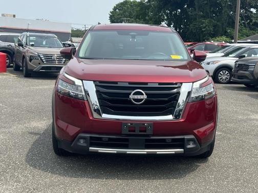 2022 Nissan Pathfinder Platinum