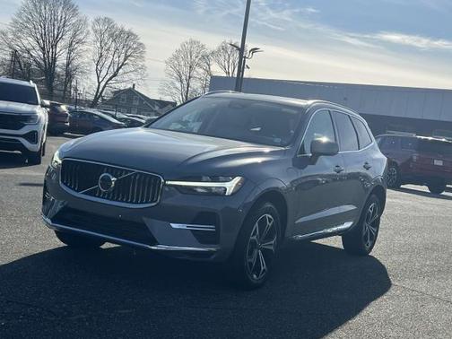 2022 Volvo XC60 Recharge Plug-In Hybrid T8 Inscription Expression