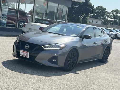 2023 Nissan Maxima SR