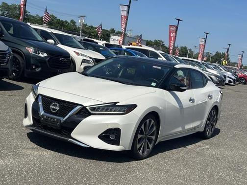 2023 Nissan Maxima Platinum