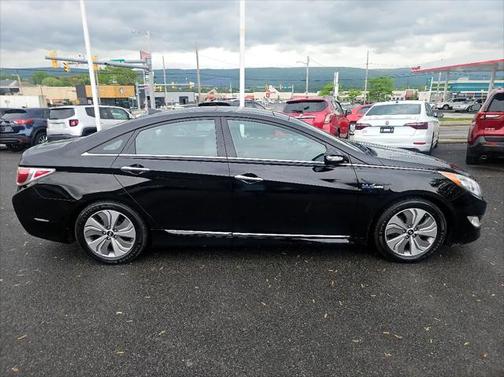 2013 Hyundai SONATA Hybrid Limited
