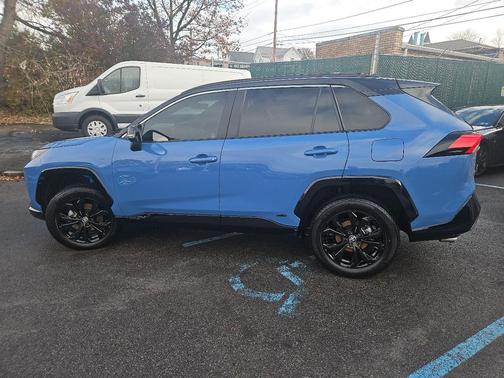 2024 Toyota RAV4 Hybrid SE