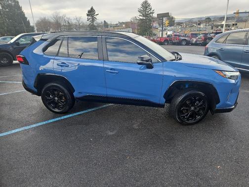 2024 Toyota RAV4 Hybrid SE