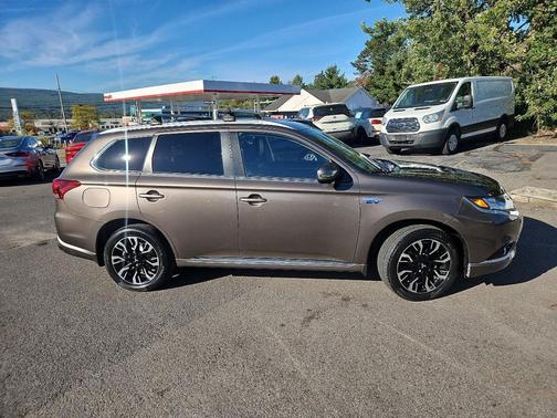 2018 Mitsubishi Outlander PHEV GT
