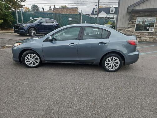 2013 Mazda Mazda3 i Sport