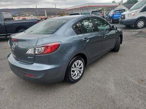 2013 Mazda Mazda3 i Sport