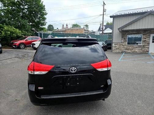 2011 Toyota Sienna LE