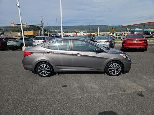 2017 Hyundai Accent Value Edition