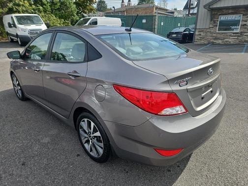 2017 Hyundai Accent Value Edition
