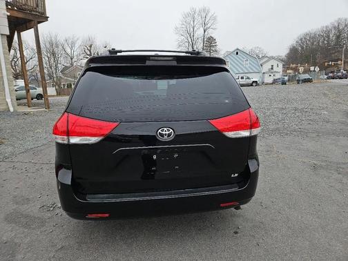 2013 Toyota Sienna LE