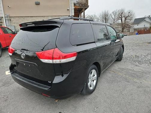 2013 Toyota Sienna LE