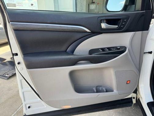 2017 Toyota Highlander Limited Platinum