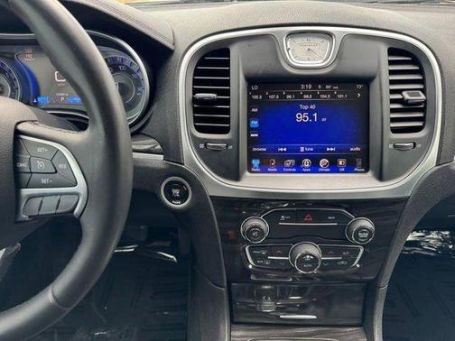 2015 Chrysler 300 Limited