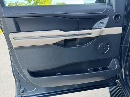 Blue Metallic 2022 Ford Expedition XLT