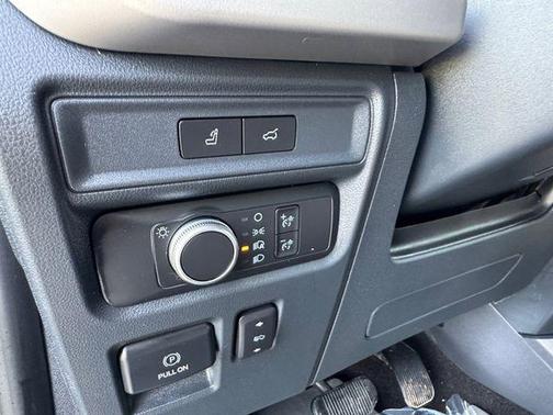 Blue Metallic 2022 Ford Expedition XLT