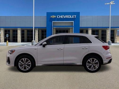 2022 Audi Q3 45 S line Premium
