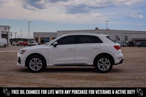2022 Audi Q3 45 S line Premium
