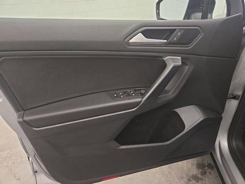 2021 Volkswagen Tiguan 2.0T SE R-Line Black