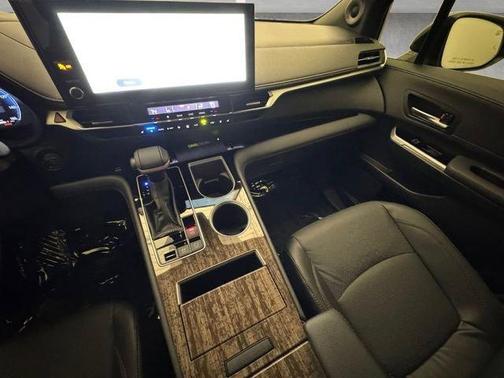 2025 Toyota Sienna Limited