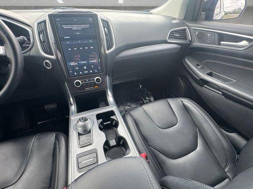 Black Metallic 2021 Ford Edge Titanium