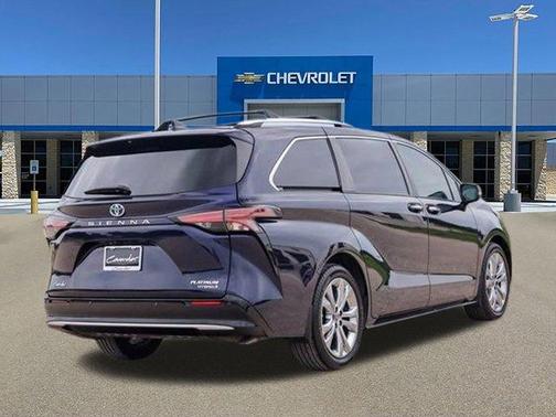 2022 Toyota Sienna Platinum 7 Passenger