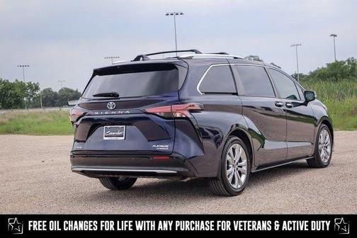 2022 Toyota Sienna Platinum 7 Passenger