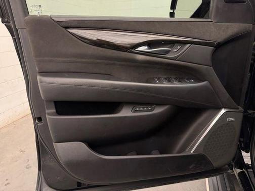 2017 Cadillac Escalade Platinum