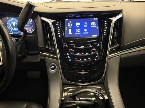 2017 Cadillac Escalade Platinum