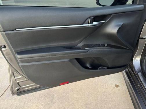 2021 Toyota Camry Hybrid SE